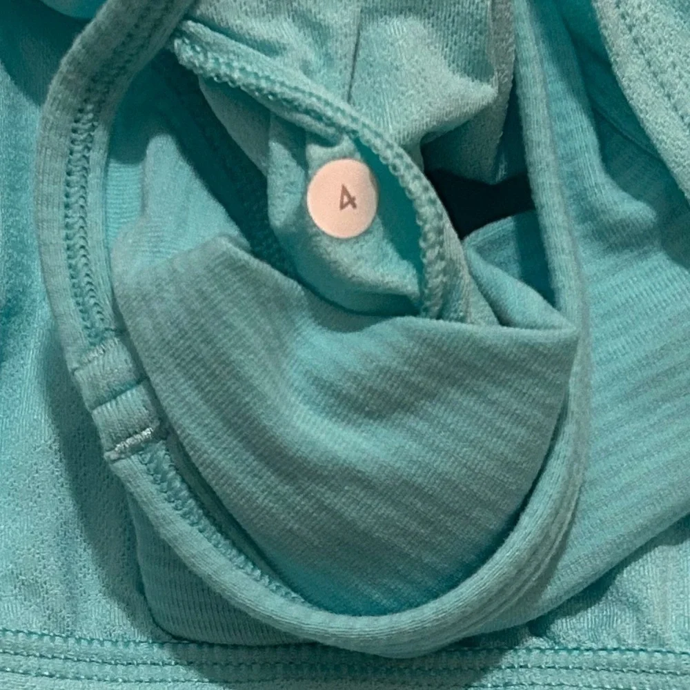 Lululemon Let It Loose No Limits Activewear 2 in 1 Bra Workout Tank Top Flowy